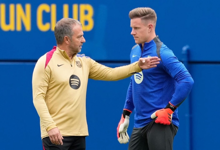 Ter Stegen đáp trả khi bị Barca tước băng đội trưởng