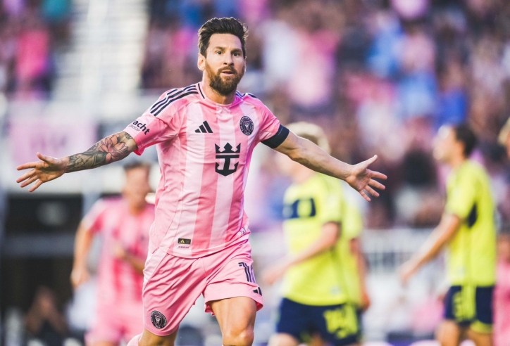 Messi lập siêu kỷ lục độc nhất lịch sử, vượt qua Ronaldo