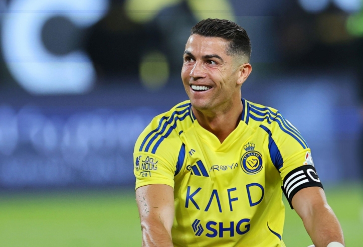 Ronaldo khiến 'gã khổng lồ nước Đức' phải rời trại huấn luyện