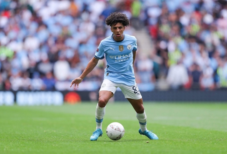 CLB đại gia NHA tính 'rút ruột' sao trẻ Man City