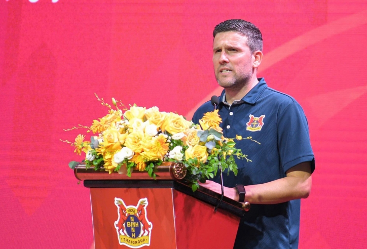 HLV Tây Ban Nha hạnh phúc với chiến thắng đầu tiên tại V-League