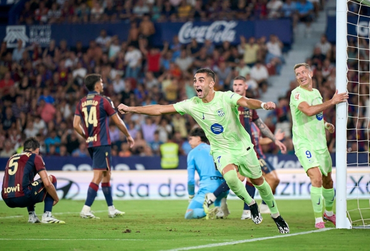 Barca ngược dòng thắng vất vả Levante