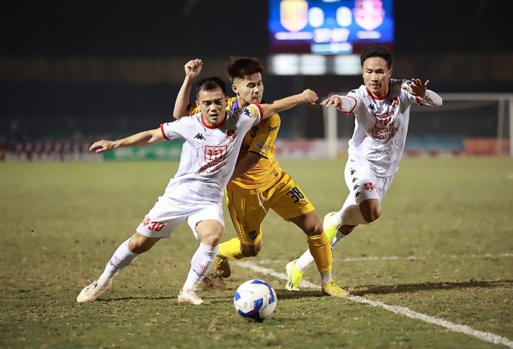 Trực tiếp Hải Phòng 2-0 SLNA: Nhân đôi cách biệt