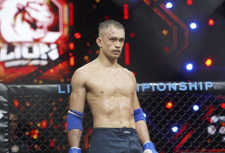 Kamil Nguyễn Văn dự chiến thắng submission cho Ngọc Lượng tại LION Championship 7