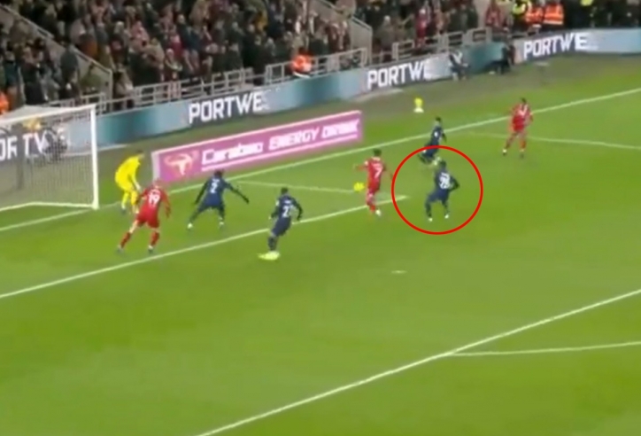 Fan Chelsea khó hiểu với hành động của Caicedo