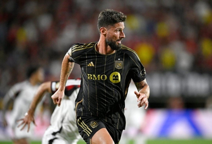 Olivier Giroud chính thức trở lại Ligue 1