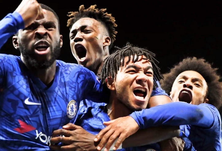 Chelsea phá kỷ lục tại Champions League 2 lần trong 33 phút