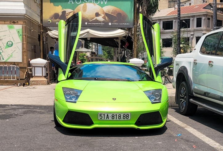 Siêu xe Lamborghini Murcielago xanh cốm độc nhất Việt Nam bất ngờ tái xuất tại TP.HCM