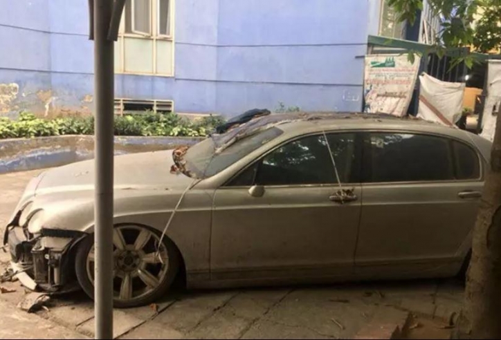 Bentley 'chục tỷ' bị bỏ rơi giữa phố: Điều gì khiến siêu xe thành “sắt vụn”?