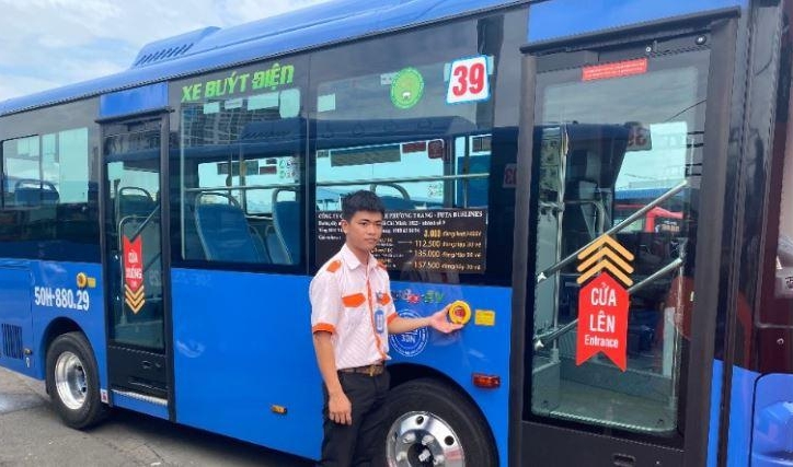 Thêm 443 chiếc xe buýt điện chính thức lăn bánh tại Thành phố Hồ Chí Minh
