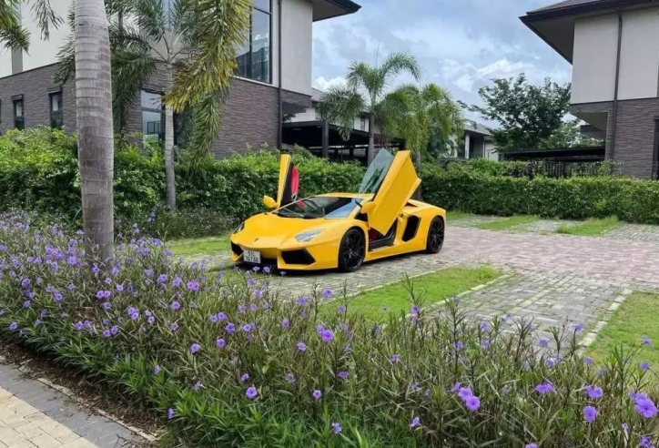 Lamborghini Aventador LP700-4 đời 2012 tái xuất thị trường với giá bán hấp dẫn