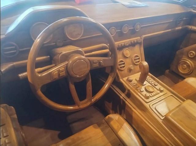 Cận cảnh Bentley gỗ tại Bỉ – Khi siêu xe sang hóa thành tác phẩm nghệ thuật