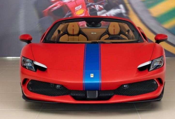 Độc nhất vô nhị: Ferrari 296 GTS cá nhân hóa toàn cầu về tay đại gia Vũng Tàu