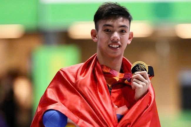 Nguyễn Huy Hoàng – “rái cá sông Gianh” vượt qua giới hạn thể lực để viết lại lịch sử bơi Việt Nam