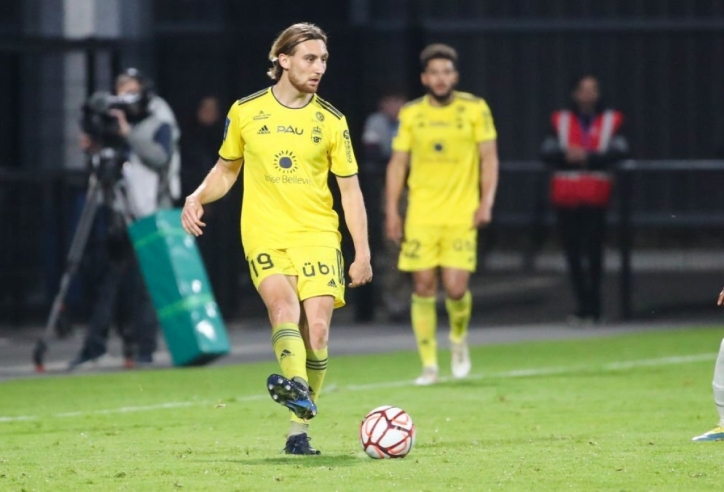 'Người tiền nhiệm' của Quang Hải ở Pau FC chuẩn bị đối đầu Messi, Neymar