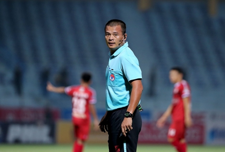 Xác định danh tính trọng tài xuất sắc nhất V-League 2022