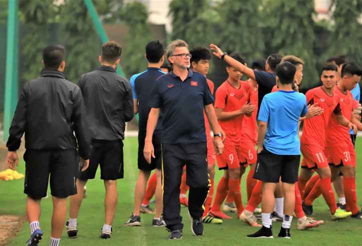 Vì World Cup, HLV Philippe Troussier 'tặng quà' lớn cho ĐT Việt Nam