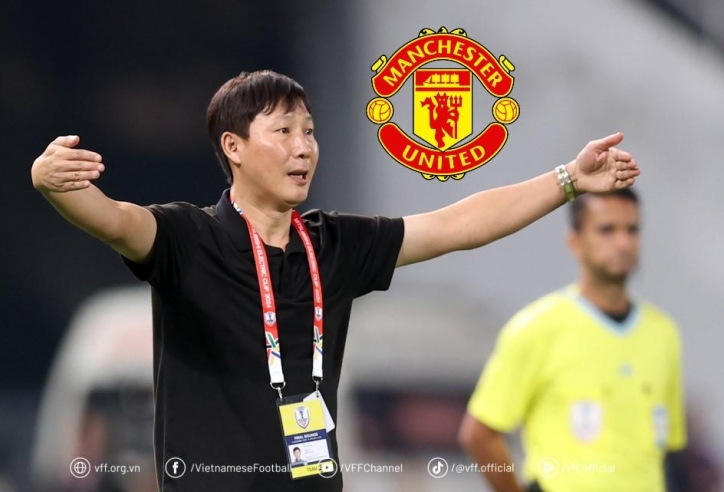HLV Kim Sang Sik triệu tập Sergio Aguero đấu Man Utd