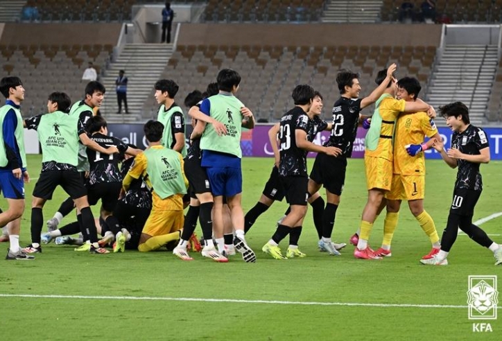 Người hùng U17 Hàn Quốc nói gì sau khi giành vé vào bán kết?