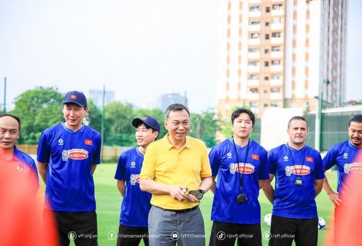 ĐT Việt Nam và U22 Việt Nam nhận 'doping tinh thần'