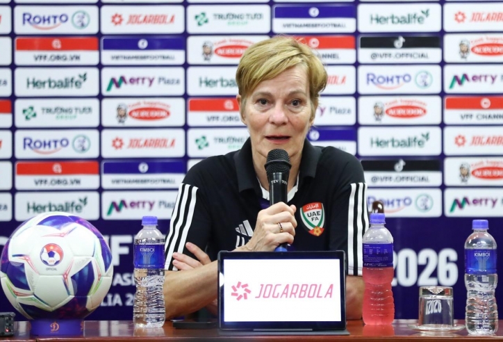 HLV Hà Lan nói gì khi thua đậm Việt Nam 0-6?