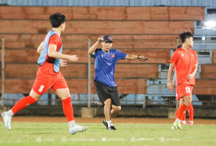 U23 Indonesia vào bán kết, HLV Kim Sang Sik lập tức hành động