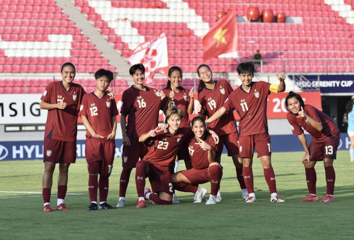 Thắng cực đậm 7-0, Thái Lan loại Campuchia khỏi AFF Cup