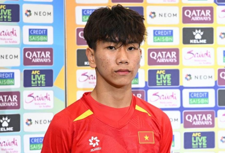 Tiền vệ U17 Việt Nam ghi bàn, giúp đội nhà thắng 8-0