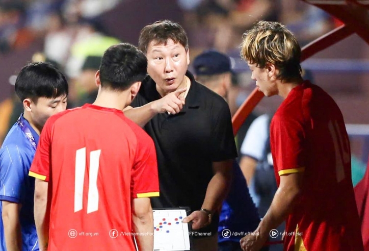 HLV Kim Sang Sik nghiên cứu 2 đối thủ của U23 Việt Nam