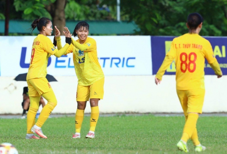 VIDEO: CLB nữ TP HCM thắng 7-0 trong ngày ra quân