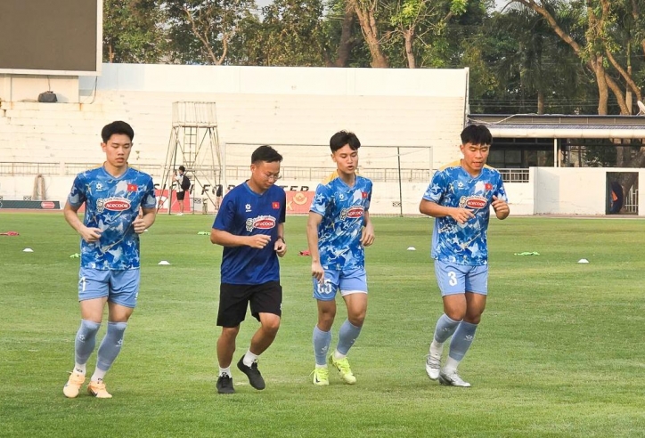3 cầu thủ U22 Việt Nam tập riêng trước ngày sang Thái Lan