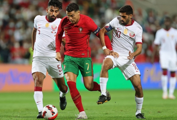 Chơi trội đá ở Châu Âu, đội tuyển Châu Á nhận 'trái đắng' từ FIFA