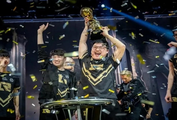 RNG xác nhận tái cấu trúc: Nhà đầu tư mới sẽ 'đá bay' ban quản lý cũ?
