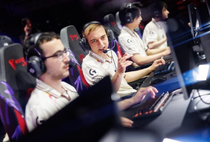 Riot đang hủy hoại một khu vực lớn từng cạnh tranh sòng phẳng với LCK và LPL