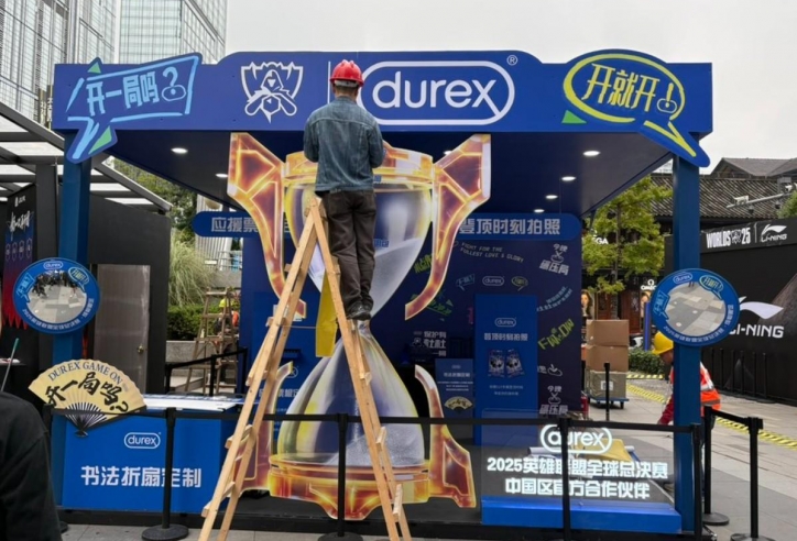 Riot khiến tất cả ngỡ ngàng khi quảng cáo 'ba con sói' tại Chung kết CKTG 2025