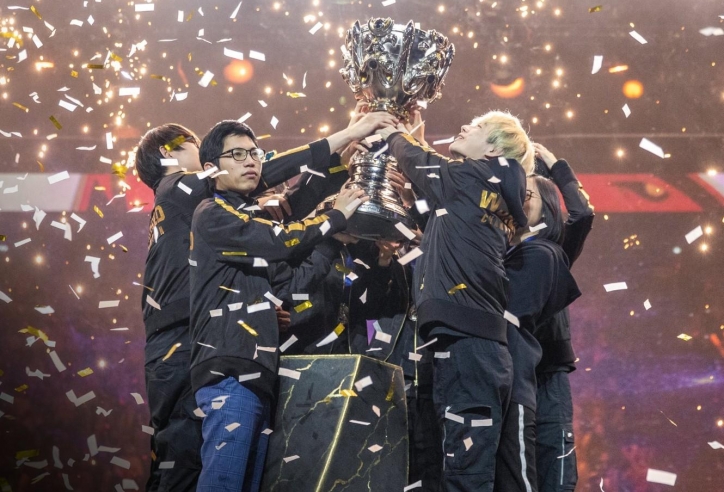 Doinb gửi tâm thư đầy cảm động trong ngày FPX chính thức rời LPL