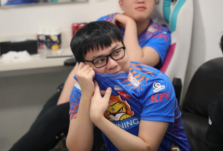 SofM bất ngờ 'nhá hàng' việc trở lại thi đấu chuyên nghiệp