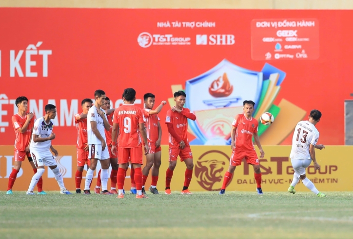 Siêu phẩm đá phạt giúp Thái Lan khởi đầu suôn sẻ tại Giải bóng đá Công an, Cảnh sát Đông Nam Á mở rộng 2025