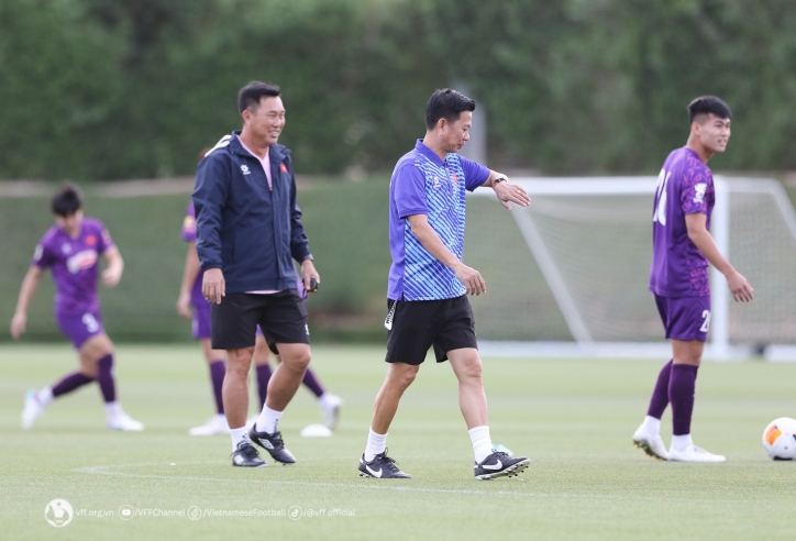 HLV Hoàng Anh Tuấn chạnh lòng về khó khăn của U23 Việt Nam