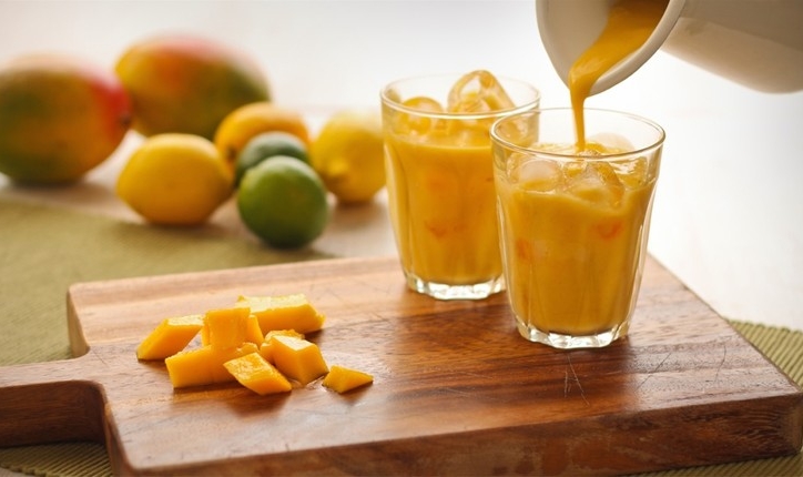 Các công thức sinh tố xoài giảm cân thơm ngon đơn giản nhất