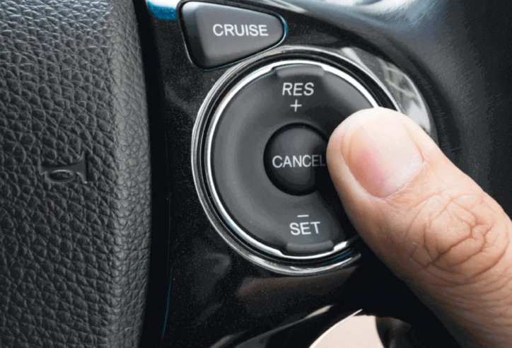 Cruise Control là gì? Ưu nhược điểm & cách sử dụng