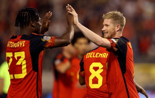 Kevin de Bruyne tỏa sáng, Bỉ nhọc nhằn vượt qua xứ Wales