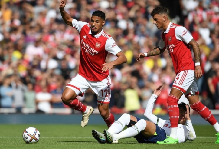 PSG đánh tiếng, 'siêu trung vệ' Arsenal muốn trở lại Pháp?