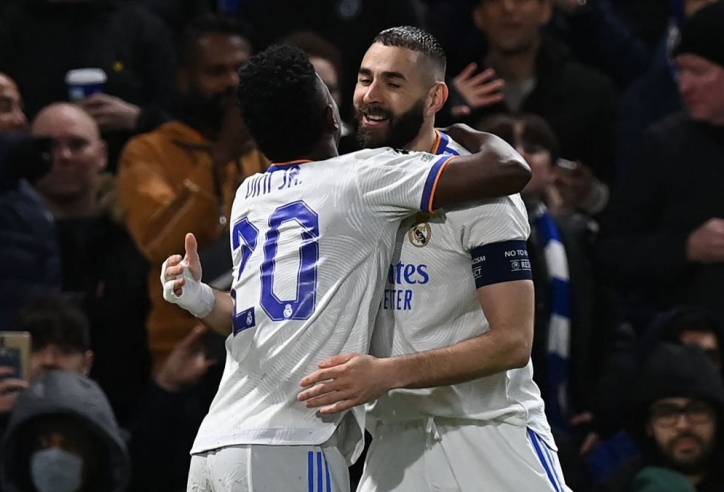 Benzema lập hat-trick đưa Real Madrid đặt một chân vào bán kết Cúp C1