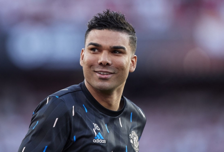 Gọi tên Real Madrid, Casemiro ‘đá xoáy’ cực khét Sevilla sau thất bại của MU