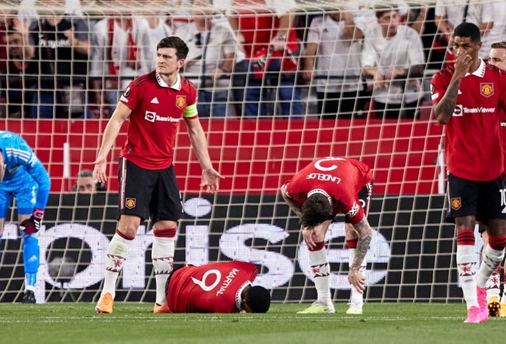Erik Ten Hag ‘sấy’ dàn sao MU, lên tiếng về De Gea sau sai lầm khiến Quỷ đỏ thua trận