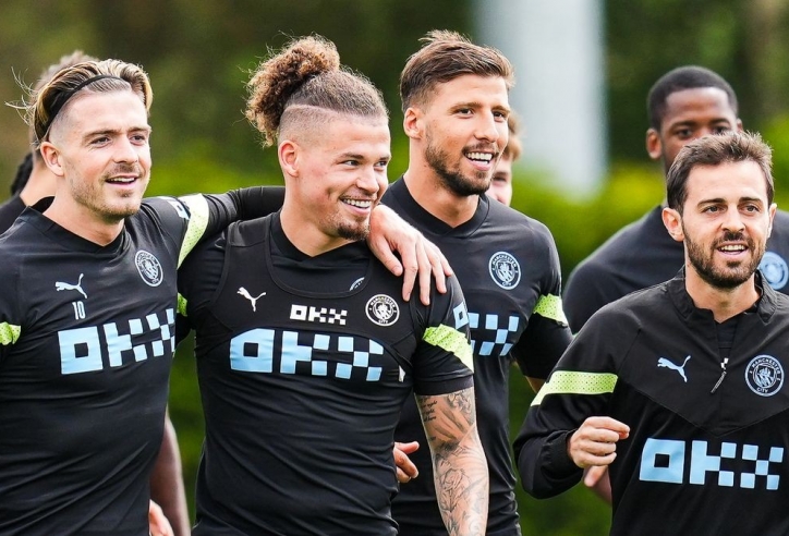 Duyệt chi 35 triệu bảng, Liverpool gây sốc với ngôi sao của Man City
