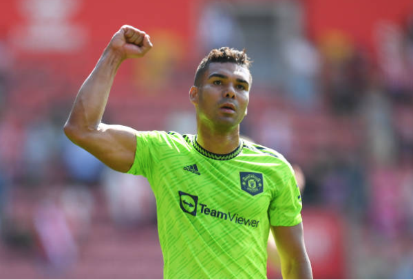 Casemiro nhận 'trái đắng' khó tin sau khi cập bến Man Utd chưa đầy 1 tháng