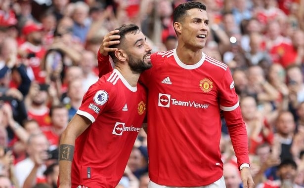 Bruno Fernandes chia sẻ nhắm tới Ronaldo về phong độ yếu kém