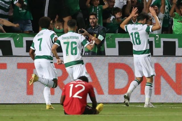 Tiền đạo 'xé lưới' Man Utd từng đối đầu ĐT Việt Nam